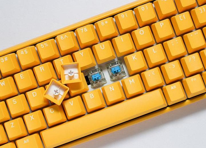 Produktbild Ducky One 3 Yellow mini gaming keyboard, RGB LED - MX-black (DE, Kabelgebunden)