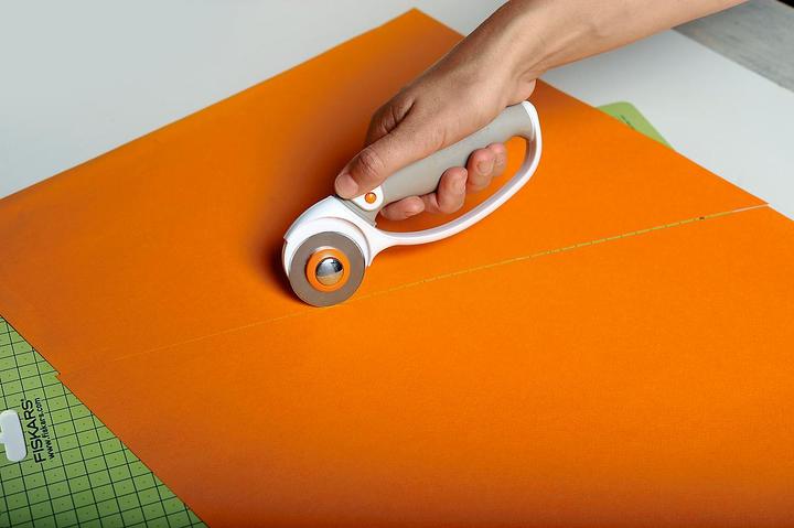 Immagine prodotto Fiskars Coltello per laminazione in titanio (Taglierini)