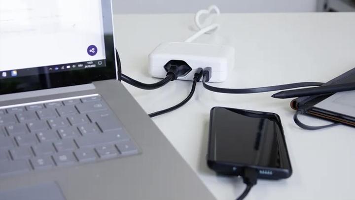 Produktbild Steffen Ladestation IQ (3 x, Typ 13, USB-A, USB-C, 1.50 m)