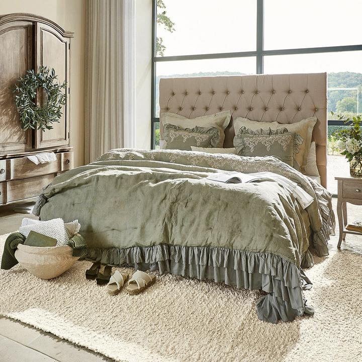Actual product image Loberon Quilt Therese green (H, 240 cm)