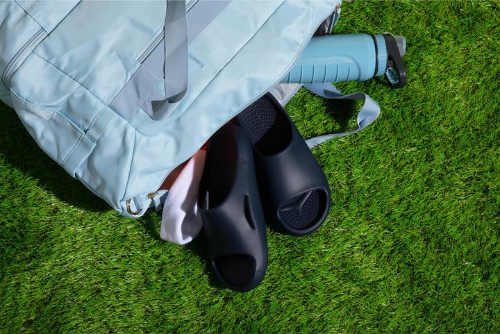 Actual product image Crocs Mellow Recovery Slide (45)