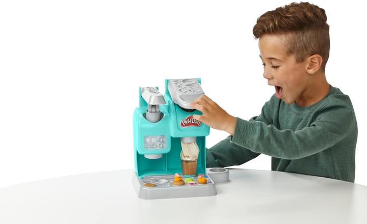 Productafbeelding Play-Doh Kitchen Creations Kneedplezier Café, Café speelset met 20 accessoires en 8 blikken