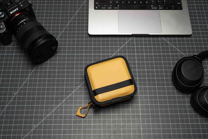 Actual product image Wandrd Lens Filter Case, Dallol Yellow (0.65 l)