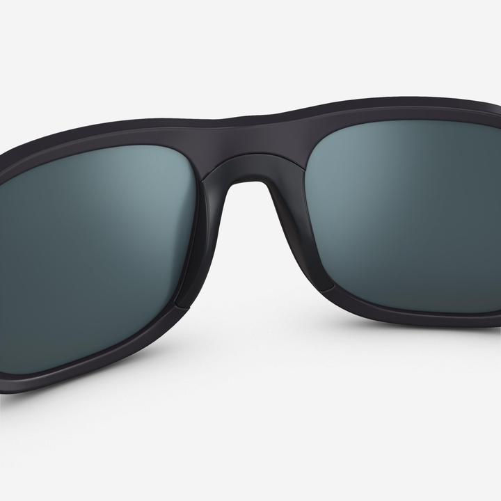 Produktbild Quechua Sonnenbrille Wandern MH T500 Kinder 6–10 Jahre Kategorie 4 dunkelblau/orange