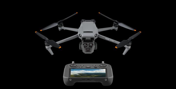 Actual product image DJI Mavic 3 Pro Fly More Combo incl. RC Pro (43 min, 958 g, 20 Mpx)