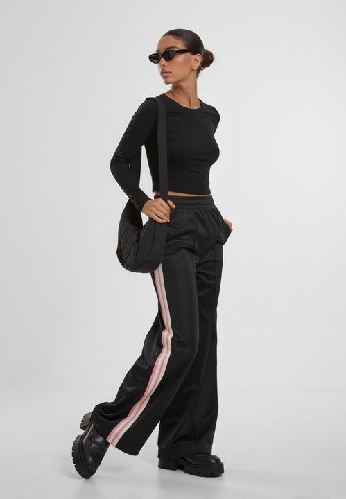 Actual product image Urban Classics Ladies Organic Cropped Longsleeve (S)