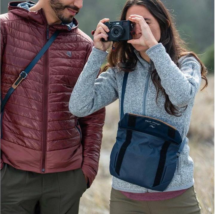 Actual product image Peak Design Field Pouch v2 (Camera shoulder bag, Camera hip bag, 3 l)
