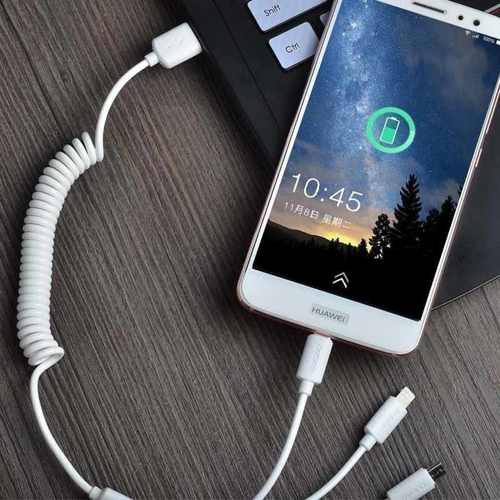 Image du produit Dudao car kit charger 2x USB 2.4A + cable USB 3in1 Lightning / Type C / micro USB cable white (R7 wh