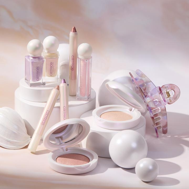 Actual product image Catrice PEARLFECTION Eyeshadow Stick (Pearl Glaze)