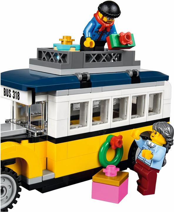 Actual product image LEGO Winter station (10259, LEGO Creator Expert)