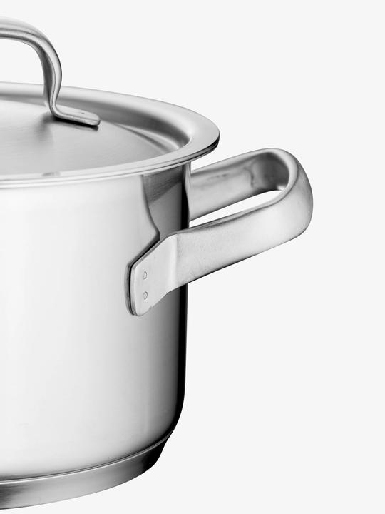 Produktbild WMF Kochtopf Fleischtopf Induktion 24cm Metalldeckel Gourmet Plus Edelstahl 18/10 (24 cm, Kochtopf, Edelstahl)