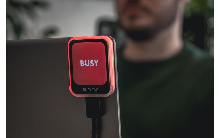 Actual product image Luxafor Busy Tag