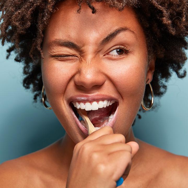 Immagine prodotto Colgate 360° Charcoal (Medio, 1 x)