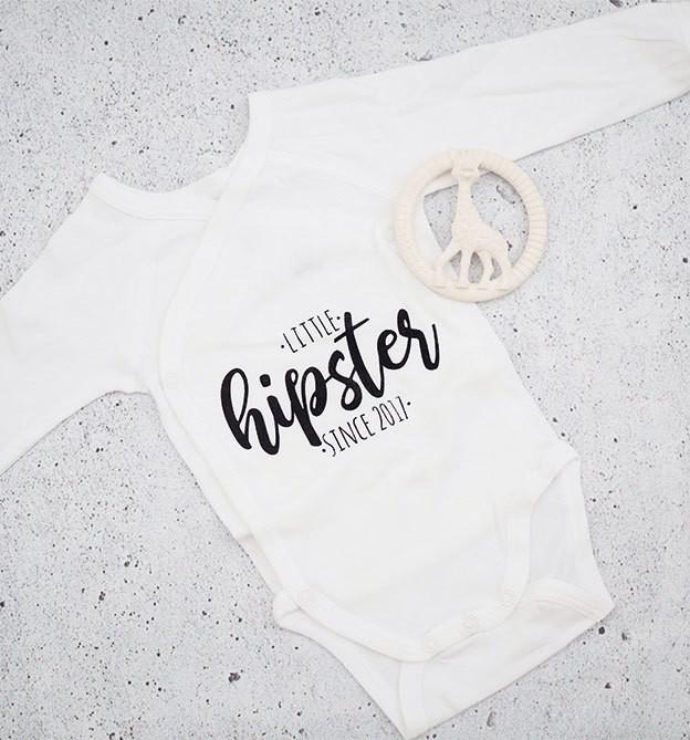 Actual product image Textilien gestalten mit dem Hobbyplotter Applikationen für T-Shirts, Kissen, Taschen und mehr (German, Sarah Kalweit, 2018)