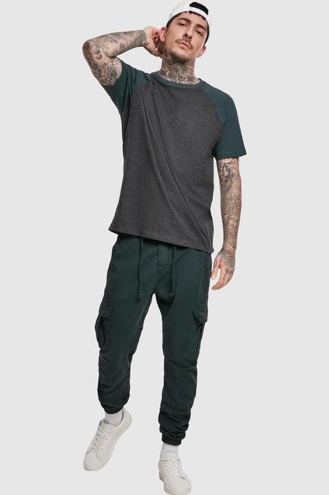 Actual product image Urban Classics Raglan Contrast Tee (5XL)