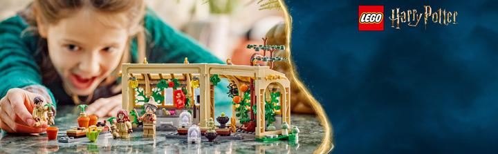 Actual product image LEGO Schloss Hogwarts: Kräuterkundeunterricht (76445, LEGO Harry Potter)