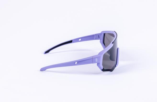 Immagine prodotto Coast Optics Occhiali sportivi Nita Alpen viola con sole nero e lenti trasparenti (Alpi viola, Vetro trasparente, Sole Nero)