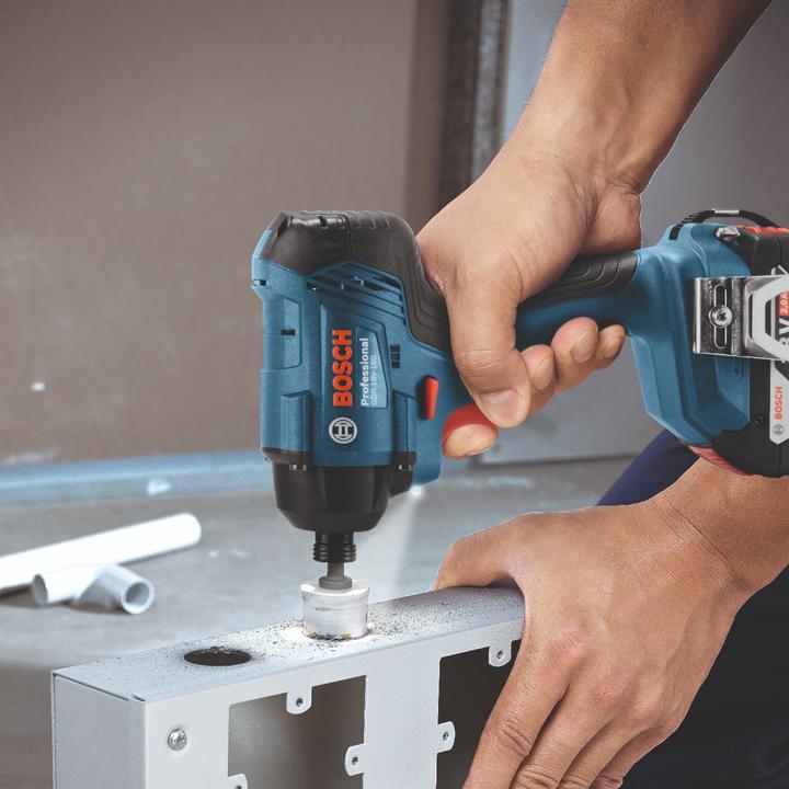 Productafbeelding Bosch Professional Bosch GDR 18V-160 snoerloze slagmoersleutel 18V 1/4" 160Nm + 1x accu 5.0Ah + lader + inzetstuk - oh (Oplaadbare batterij)