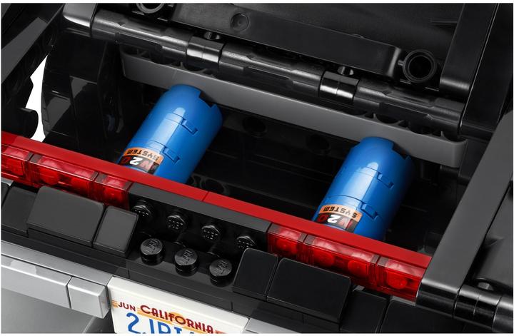Actual product image LEGO Dom's Dodge Charger (42111, LEGO Technic)