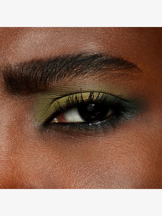 Immagine prodotto MAC Cosmetics Ombretto opaco morbido Powder Kiss (Per-Suede Me)