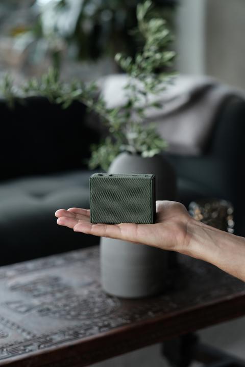 Actual product image Urbanista Sydney Olive Green (5 h, Rechargeable battery operated)