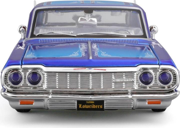 Actual product image Maisto Chevrolet Impala 1964 Lowrider 1/24 blue