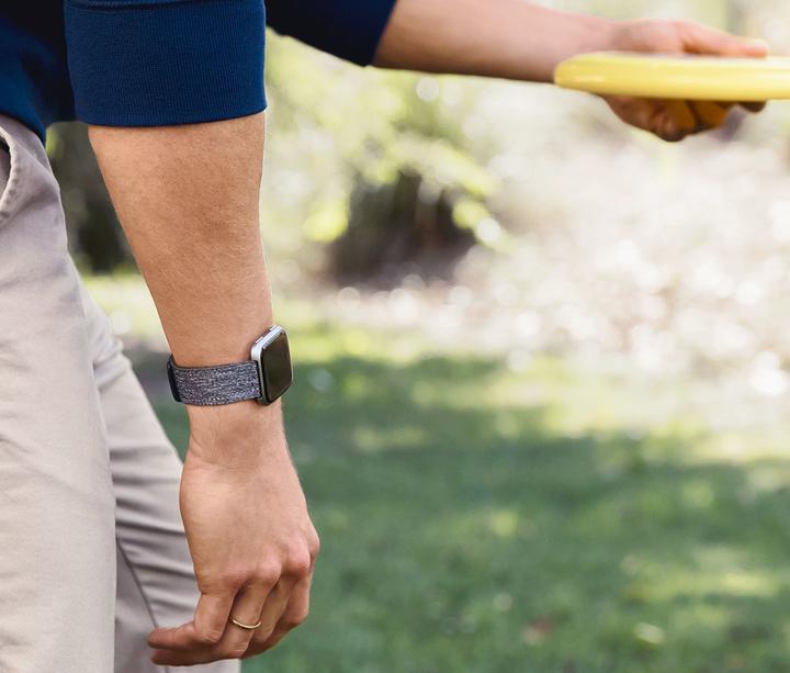 Actual product image Fitbit Versa Special Edition (34 mm)