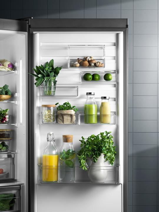 Actual product image Electrolux SB330NICN (328 l)