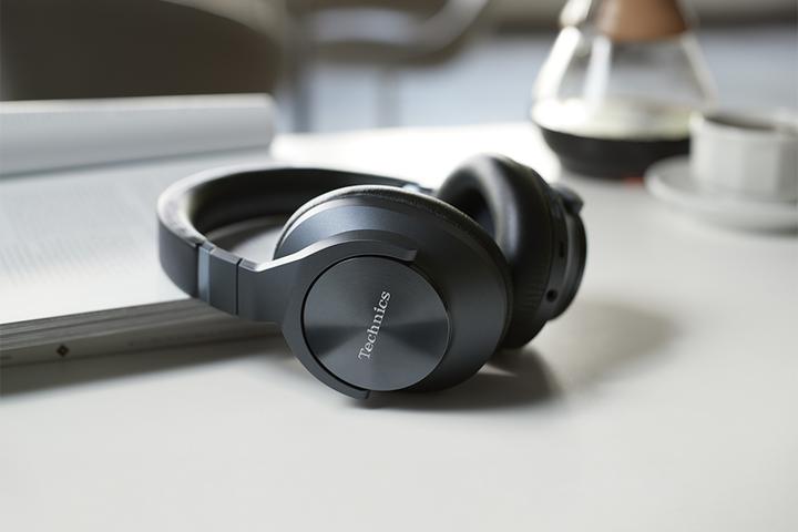 Actual product image Technics EAH-A800E (ANC, 50 h, Wireless, Cable)