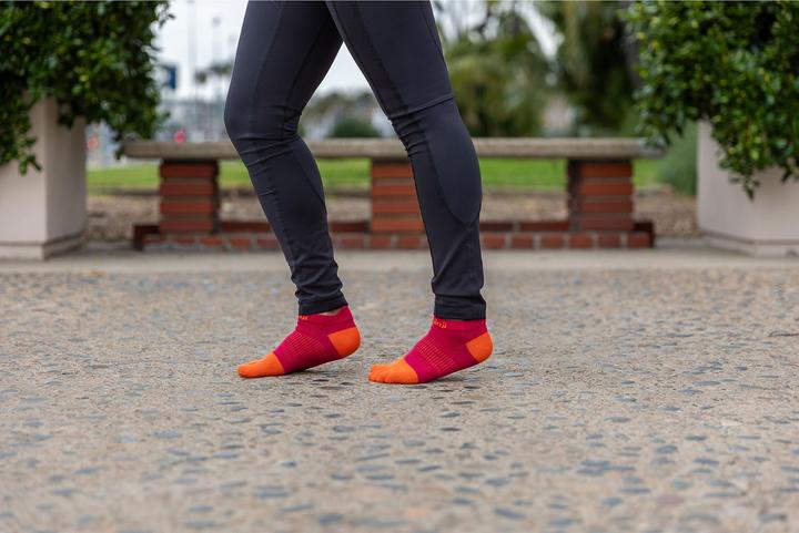Actual product image Injinji Women's Run Lightweight No-Sho (M/L)