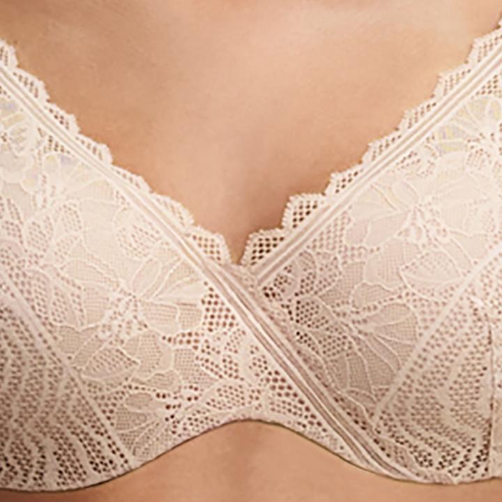 Actual product image Chantelle Easy Feel Floral Touch cup bra (85 A, Single pack)