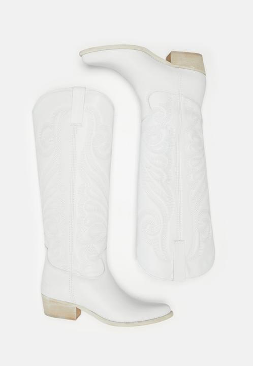 Produktbild Felmini Der Cowboy-Stiefel mit Absatz von, zeichnet sich durch eine wunderschöne Stickerei am Schaft (38)