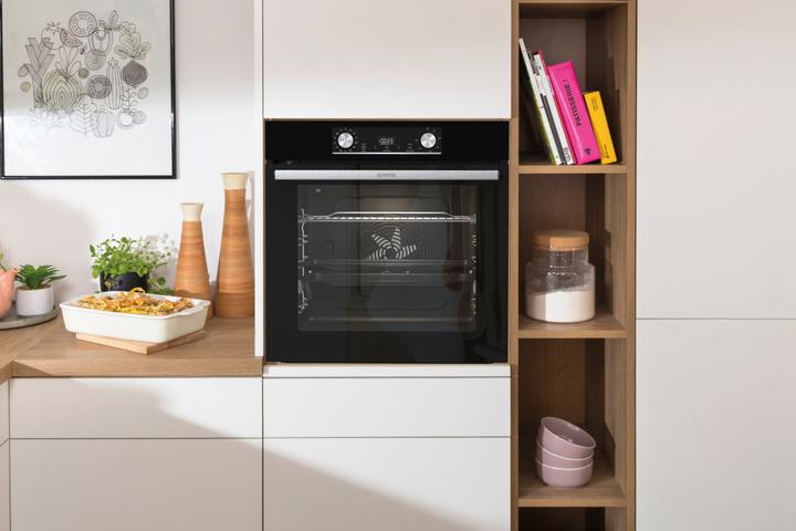 Actual product image Gorenje Gore Stove Black Steam SET Pyro A+ bk BPSX 6737 E06BG + IT 43 X