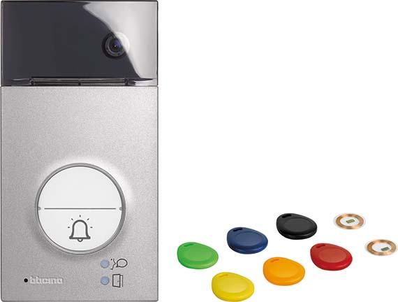 Actual product image Bticino 2-wire video/audio door station LINEA 3000 with transponder for door opening (Cable)
