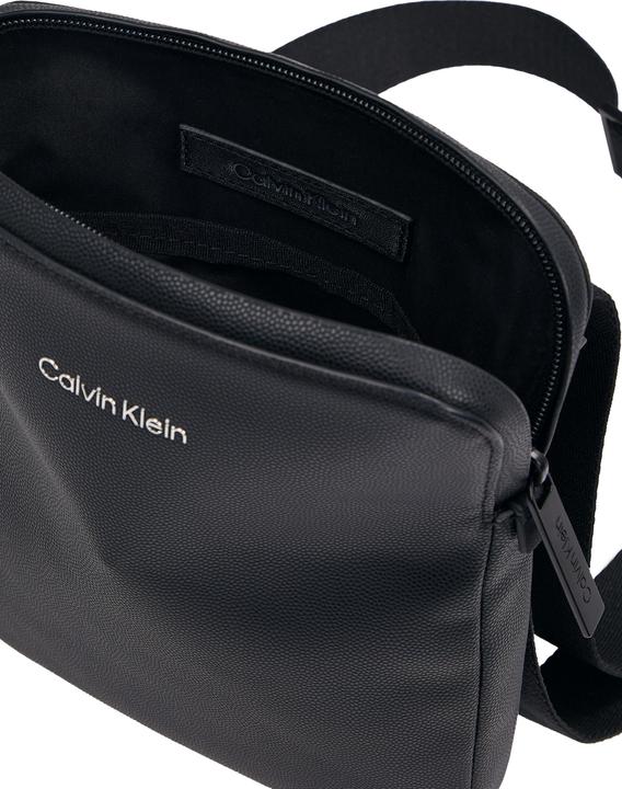 Actual product image Calvin Klein Ck Must Flatpack (51% RECYCLED POLYESTER, 49% POLYURETHANE)