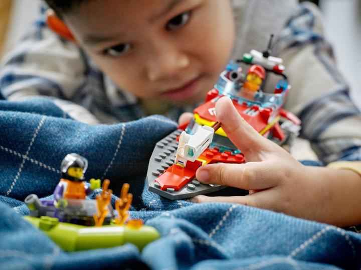 Immagine prodotto LEGO 60373 Barca a fuoco (60373, LEGO City)