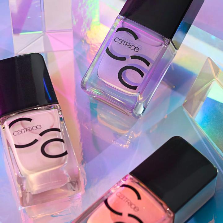 Actual product image Catrice ICONAILS Gel Lacquer (162 Plummy Yummy, Gel-Effect Nail Polish)