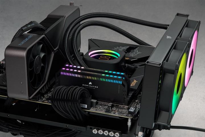 Image du produit Corsair Dominator Platinum RGB (2 x 32GB, 5600 MHz, RAM DDR5, DIMM)