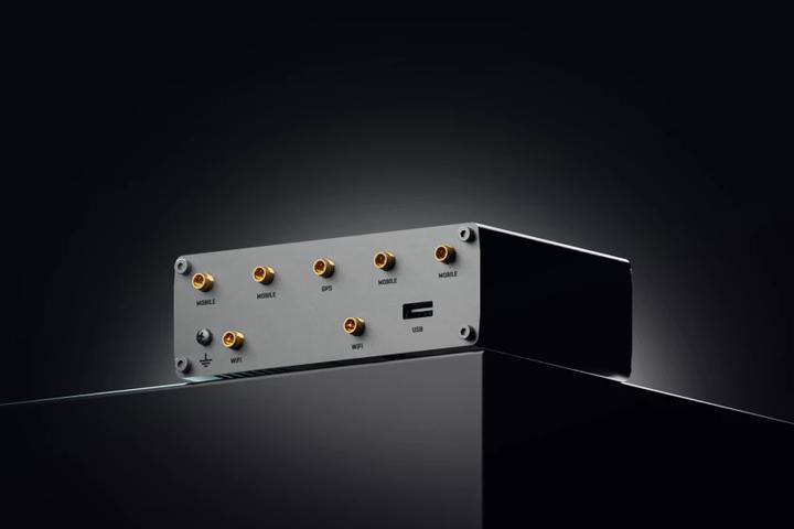 Actual product image Teltonika RUTX50