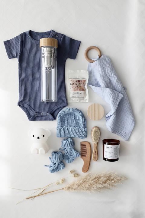 Produktbild Oykami Mama & Baby Geschenkbox Blau "Lugano" Boris - Teeflasche