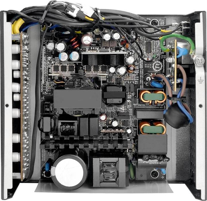 Image du produit Thermaltake ToughPower GF3 ARGB 850W EU Gold Alimentation ATX 3.0 80+ Gold PCle 5.0 (850 W)