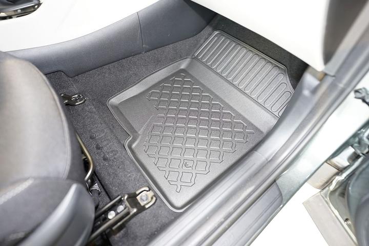 Produktbild Aristar Allwetter Fussmatten für Hyundai Tucson HEV Hybrid ab 12.2020 / Kia Sportage HEV Hybrid ab 01.2022 (1 Set à 3 Fussmatten)