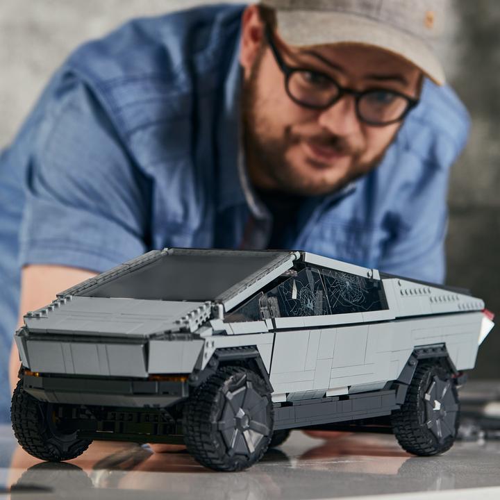 Actual product image Mega Construx MEGA Tesla Cybertruck