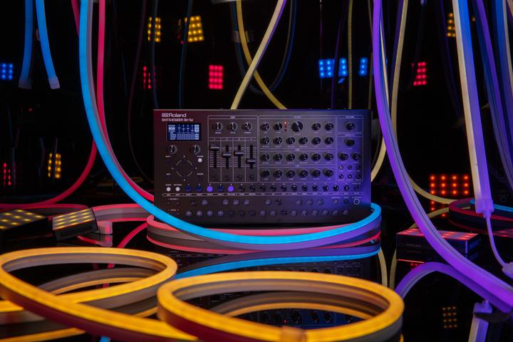 Immagine prodotto Roland SH- 4D Desktop Synthesizer