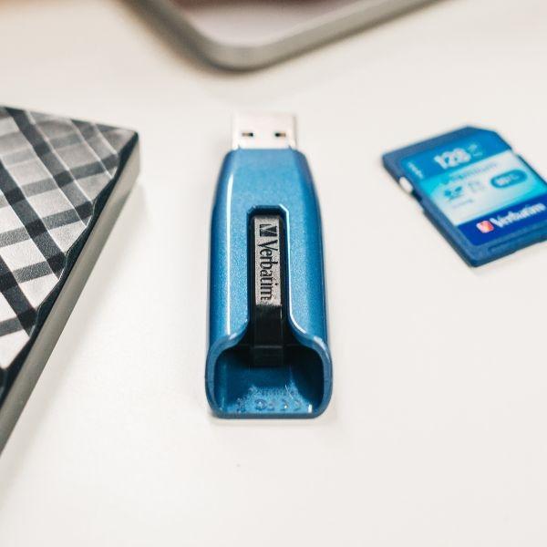 Actual product image Verbatim V3 Max (32 GB, USB 3.0, USB-A)