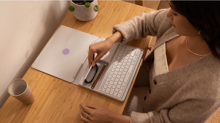 Immagine prodotto Logitech Casa Pop-Up Desk - NORDIC CALM - CH - CENTRAL-419 (CH)