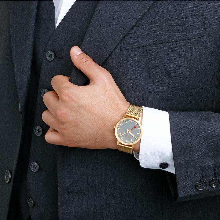 Produktbild Mondaine Classic - von der Natur inspiriert - Ip Gold (Analoguhr, 36 mm)