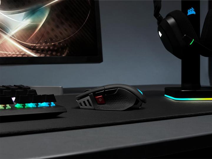 Actual product image Corsair M65 RGB ULTRA (Wireless, Cable)