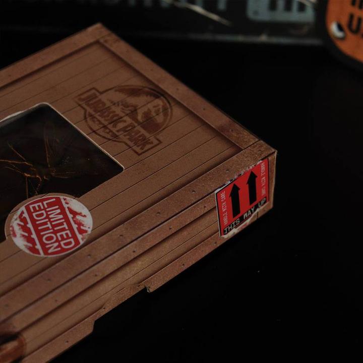 Actual product image Fanattik Jurassic Park: Mosquito in Amber - Limited Edition