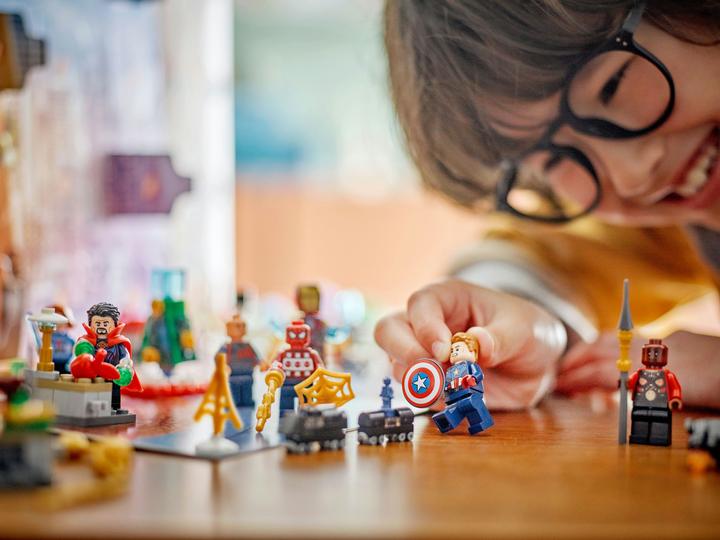 Actual product image LEGO Avengers